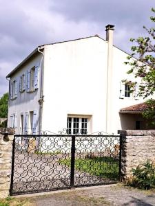 For sale Saint-savinien 9 rooms 189 m2 Charente maritime (17350) photo 0