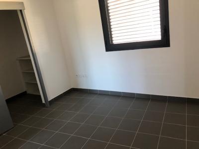Louer Appartement Saint-paul 923 euros