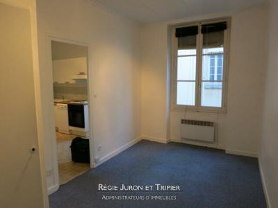 For rent Lyon-2eme-arrondissement 2 rooms 27 m2 Rhone (69002) photo 2