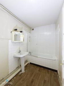 For sale Clermont-ferrand 3 rooms 51 m2 Puy de dome (63000) photo 4