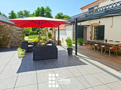 For sale Sainte-flaive-des-loups 11 rooms 299 m2 Vendee (85150) photo 1