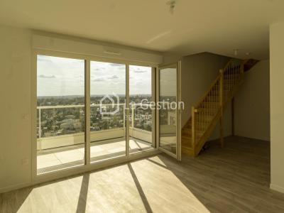 For rent Bagneux 3 rooms 68 m2 Hauts de Seine (92220) photo 0