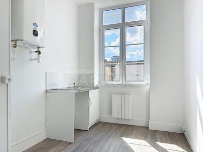 For rent Lyon-6eme-arrondissement 1 room 41 m2 Rhone (69006) photo 0