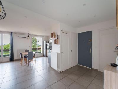 Acheter Appartement 80 m2 Saint-laurent-de-mure