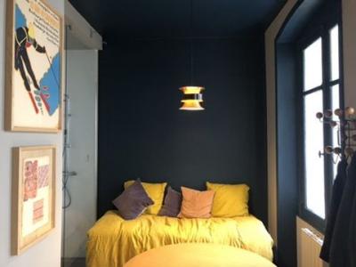 For sale 2 rooms 30 m2 Paris (75009) photo 2