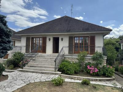 For sale R�SIDENTIEL 5 rooms 158 m2 Cher (18200) photo 0