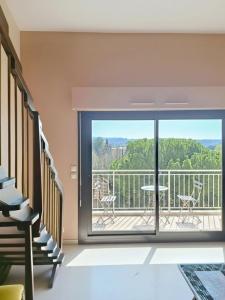 Acheter Appartement Beaurecueil 619000 euros