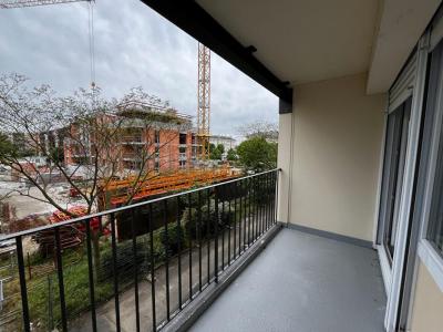 For sale Ponts-de-ce 5 rooms 89 m2 Maine et loire (49130) photo 2