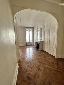 For rent Lyon-2eme-arrondissement 3 rooms 85 m2 Rhone (69002) photo 2