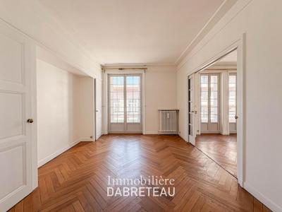For rent Lyon-2eme-arrondissement 3 rooms 109 m2 Rhone (69002) photo 1