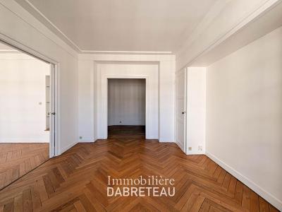 For rent Lyon-2eme-arrondissement 3 rooms 109 m2 Rhone (69002) photo 3