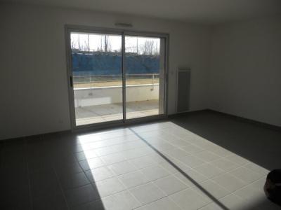 Louer Appartement Saint-jean 912 euros