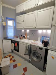 For rent Paris-18eme-arrondissement 2 rooms 29 m2 Paris (75018) photo 3