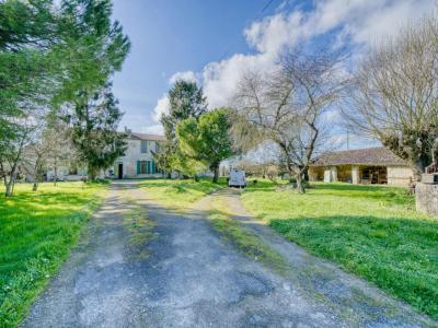 For sale Thezac 6 rooms 240 m2 Charente maritime (17600) photo 0