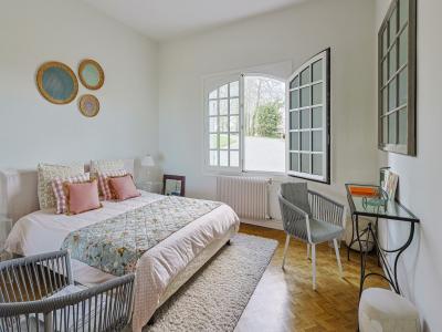 For sale 10 MNS PAU CENTRE 10 rooms 386 m2 Pyrenees atlantiques (64110) photo 4