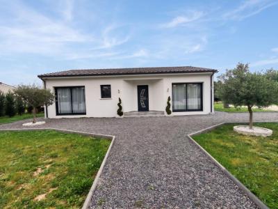 For sale Saint-pierre-du-palais 4 rooms 88 m2 Charente maritime (17270) photo 0