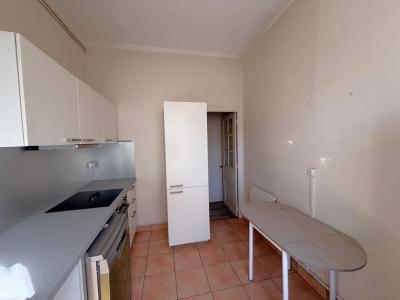 Louer Appartement Lyon-7eme-arrondissement 839 euros