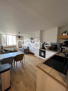 For rent Lyon-4eme-arrondissement 3 rooms 54 m2 Rhone (69004) photo 0