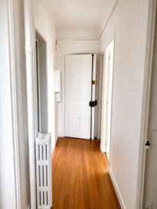 For sale Saint-cloud 4 rooms 59 m2 Hauts de Seine (92210) photo 1