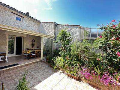 For sale Meschers-sur-gironde 5 rooms 110 m2 Charente maritime (17132) photo 0