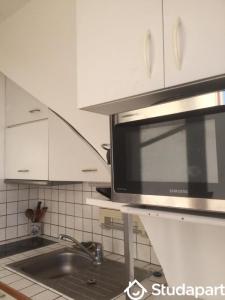 Louer Appartement 16 m2 Paris-17eme-arrondissement