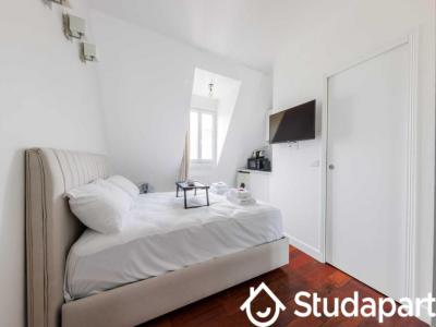 Louer Appartement Paris-8eme-arrondissement 1350 euros