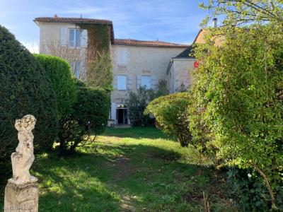 Acheter Maison 455 m2 Ruffec