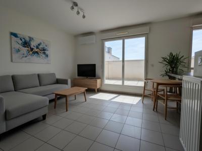 For sale Saint-priest 3 rooms 60 m2 Rhone (69800) photo 2