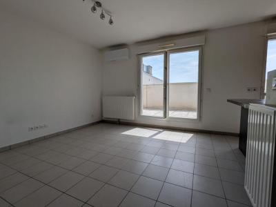 For sale Saint-priest 3 rooms 60 m2 Rhone (69800) photo 3