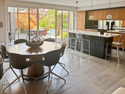 For sale Bordeaux 5 rooms 175 m2 Gironde (33000) photo 0