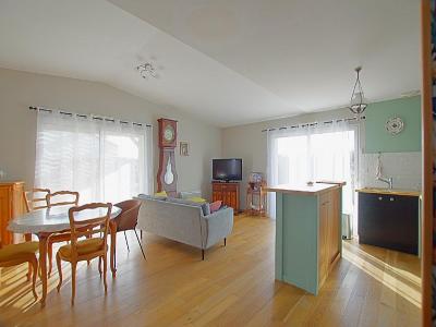 For sale CENTRE BOURG 4 rooms 69 m2 Vendee (85150) photo 3