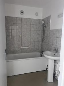 For rent Luxeuil-les-bains 6 rooms 107 m2 Haute saone (70300) photo 2