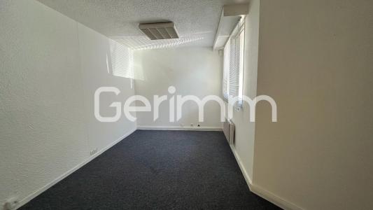 For rent Grenoble 1 room 108 m2 Isere (38000) photo 3