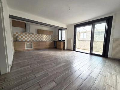 For sale 4 rooms 90 m2 Vaucluse (84700) photo 0