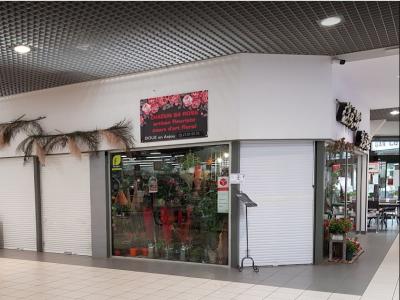 Louer Local commercial 77 m2 Doue-la-fontaine