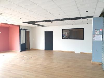 Louer Local commercial 100 m2 Chanteheux