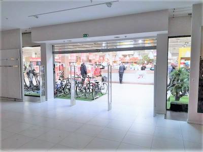 Louer Local commercial Lunel 78696 euros