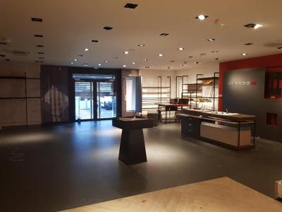 Louer Local commercial 208 m2 Peipin