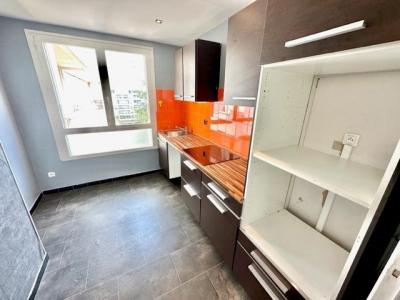 Louer Appartement Lyon-7eme-arrondissement 888 euros