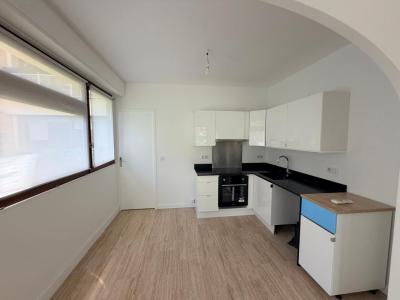 For rent Beaurecueil AIX-EN-PROVENCE 4 rooms 100 m2 Bouches du Rhone (13100) photo 4