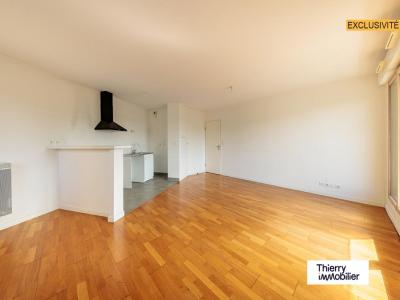 For sale Nantes 3 rooms 67 m2 Loire atlantique (44000) photo 2