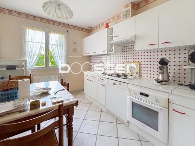 For sale Saint-yrieix-la-perche 5 rooms 90 m2 Haute vienne (87500) photo 2