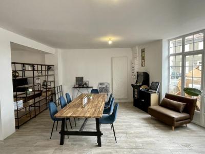 Louer Appartement 241 m2 Angouleme