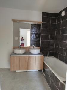 For rent Neuville-sur-saone 4 rooms 77 m2 Rhone (69250) photo 3