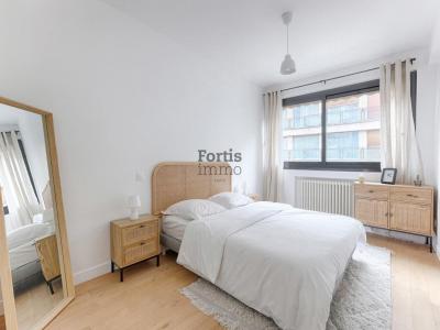 For sale Paris 4 rooms 89 m2 Paris (75000) photo 2