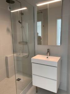 For rent Bordeaux 2 rooms 42 m2 Gironde (33000) photo 2