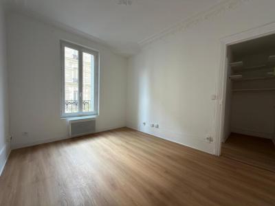 For sale Suresnes 2 rooms 32 m2 Hauts de Seine (92150) photo 0