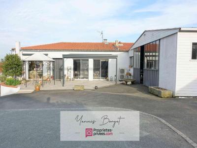 For sale Chavagnes-en-paillers 8 rooms 218 m2 Vendee (85250) photo 1