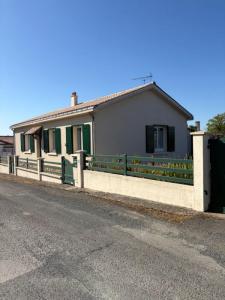 For sale Saint-jean-de-beugne 5 rooms 96 m2 Vendee (85210) photo 0