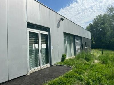 Louer Commerce 1200 m2 Bordeaux
